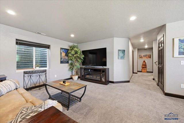 3640 BLACKPOWDER RD, Rapid City, SD 57703