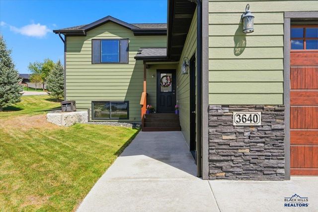 3640 BLACKPOWDER RD, Rapid City, SD 57703