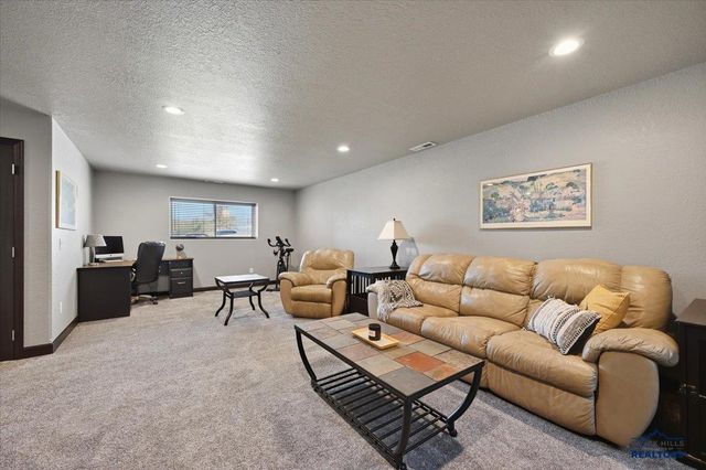 3640 BLACKPOWDER RD, Rapid City, SD 57703