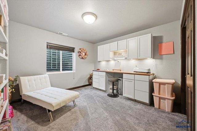 3640 BLACKPOWDER RD, Rapid City, SD 57703