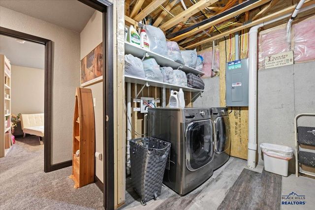 3640 BLACKPOWDER RD, Rapid City, SD 57703