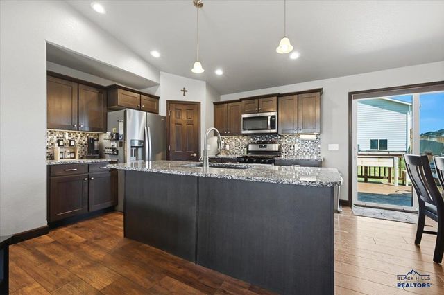 3640 BLACKPOWDER RD, Rapid City, SD 57703