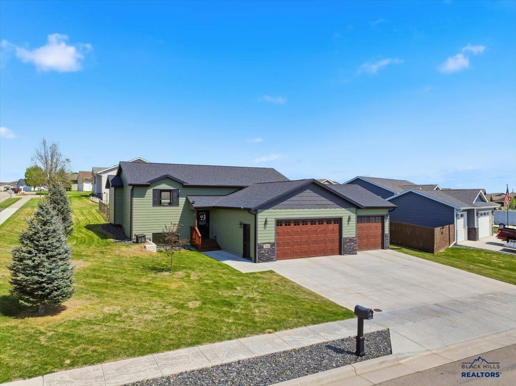 3640 BLACKPOWDER RD, Rapid City, SD 57703