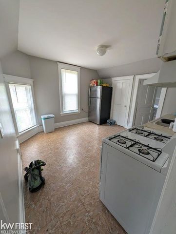 609 Thomson Street, Flint, MI 48503