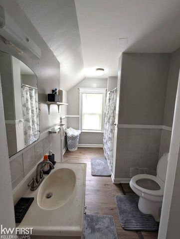 609 Thomson Street, Flint, MI 48503