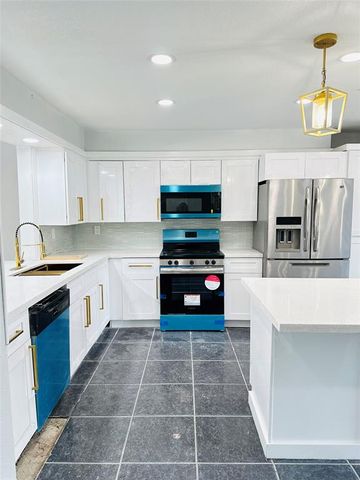 312 Bridal Wreath Avenue, Orange, TX 77630