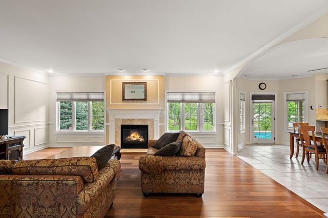 9917 Tanglewood Court, Munster, IN 46321