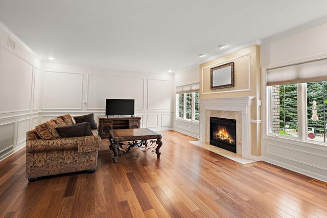 9917 Tanglewood Court, Munster, IN 46321