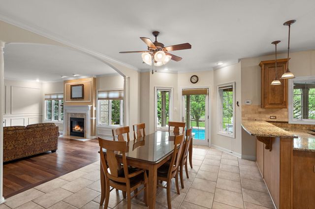 9917 Tanglewood Court, Munster, IN 46321