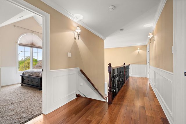 9917 Tanglewood Court, Munster, IN 46321