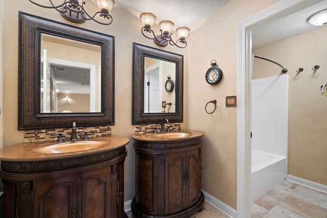 9917 Tanglewood Court, Munster, IN 46321