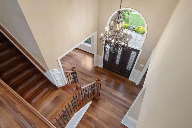 9917 Tanglewood Court, Munster, IN 46321
