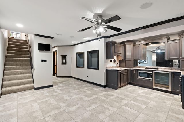 9917 Tanglewood Court, Munster, IN 46321