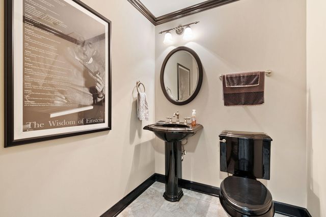 9917 Tanglewood Court, Munster, IN 46321