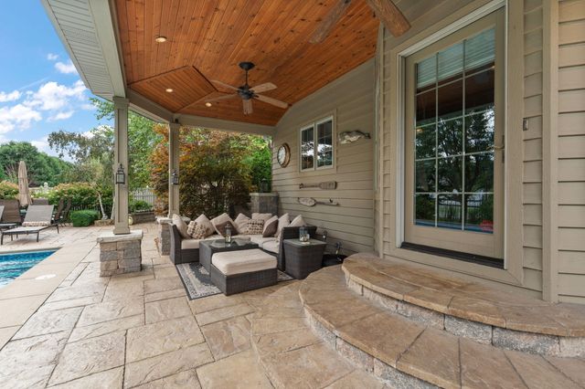 9917 Tanglewood Court, Munster, IN 46321