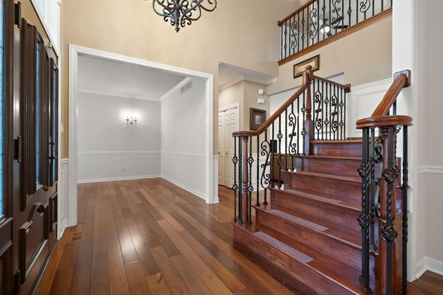 9917 Tanglewood Court, Munster, IN 46321
