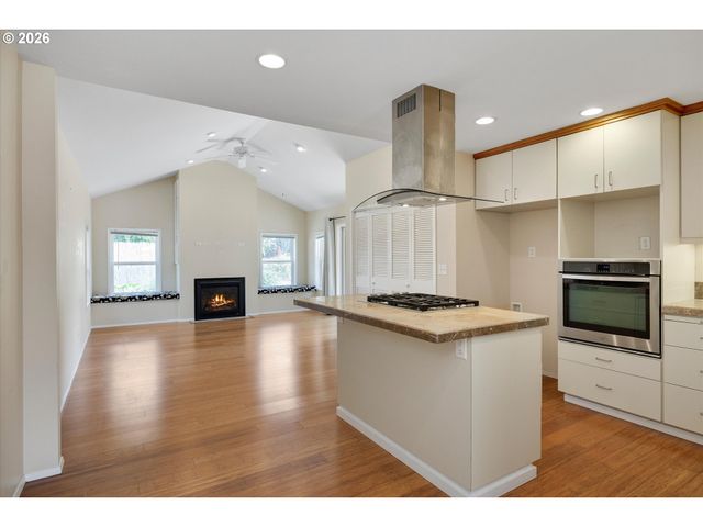 10680 Se MELITA Dr, Happy Valley, OR 97086