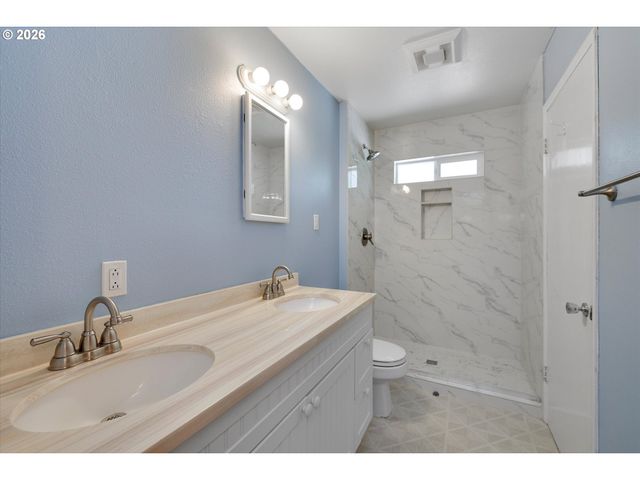10680 Se MELITA Dr, Happy Valley, OR 97086