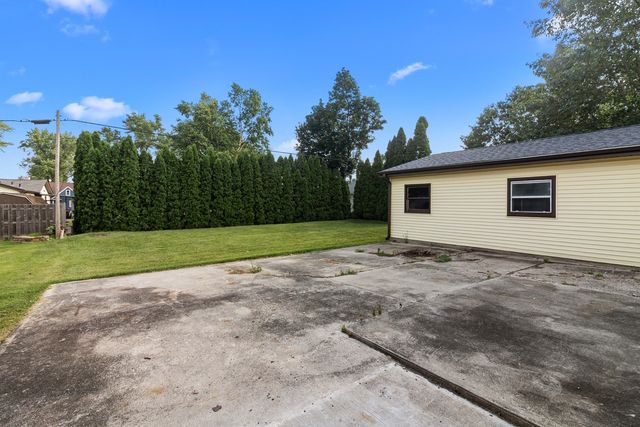 603 W Burbank Street, Harvard, IL 60033