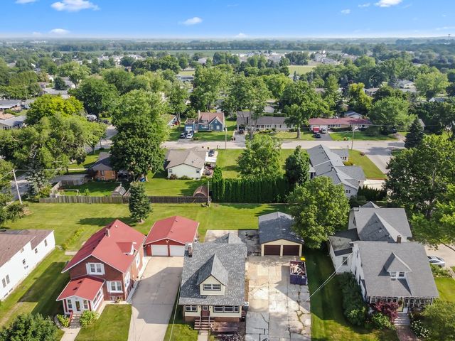 603 W Burbank Street, Harvard, IL 60033
