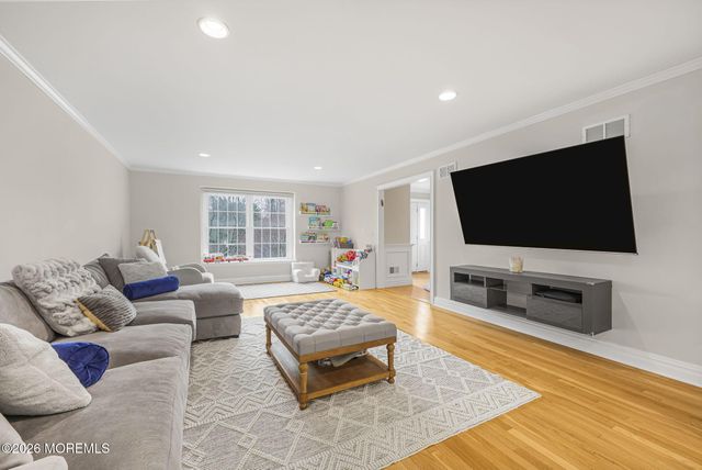 15 Huntley Road, Holmdel, NJ 07733