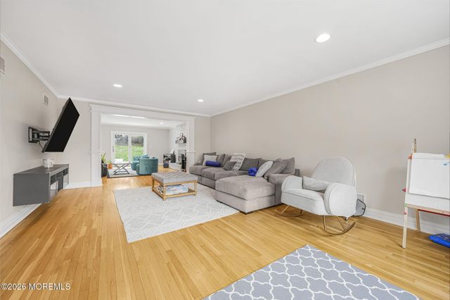 15 Huntley Road, Holmdel, NJ 07733