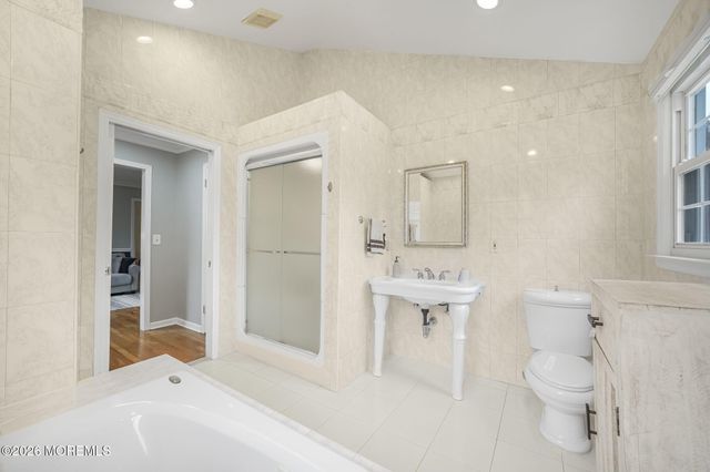 15 Huntley Road, Holmdel, NJ 07733
