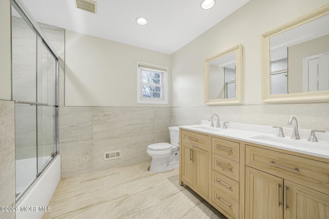 15 Huntley Road, Holmdel, NJ 07733