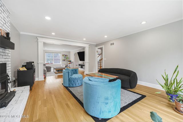 15 Huntley Road, Holmdel, NJ 07733