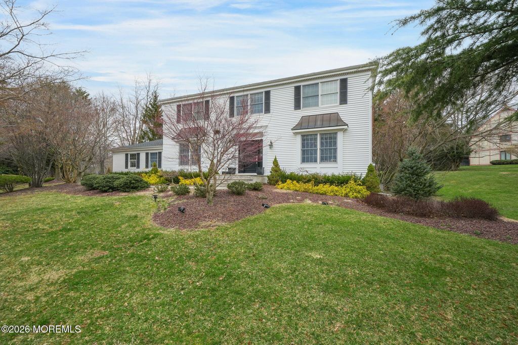 15 Huntley Road, Holmdel, NJ 07733