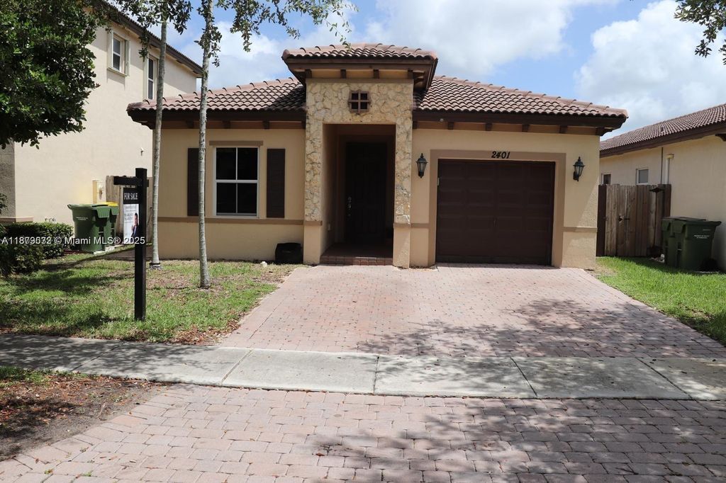 2401 NE 4th St, Homestead, FL 33033