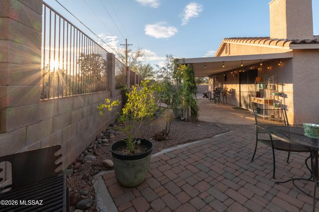 3835 N Nash Creek Court, Tucson, AZ 85745