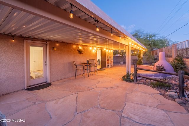 3835 N Nash Creek Court, Tucson, AZ 85745