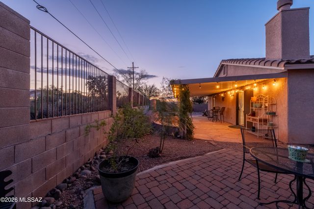 3835 N Nash Creek Court, Tucson, AZ 85745