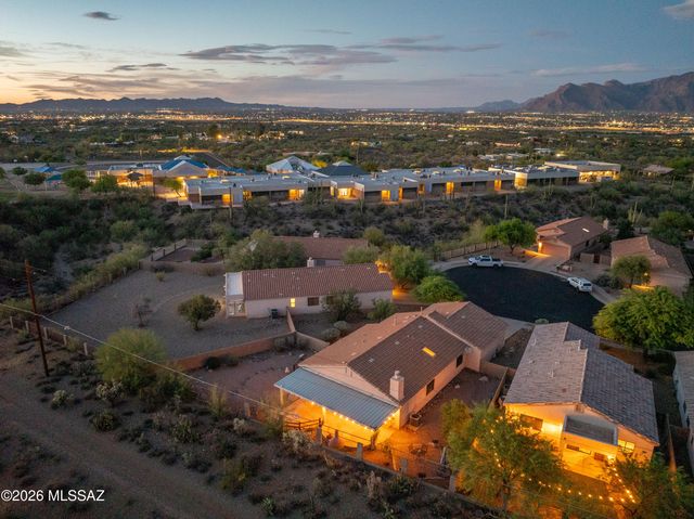 3835 N Nash Creek Court, Tucson, AZ 85745