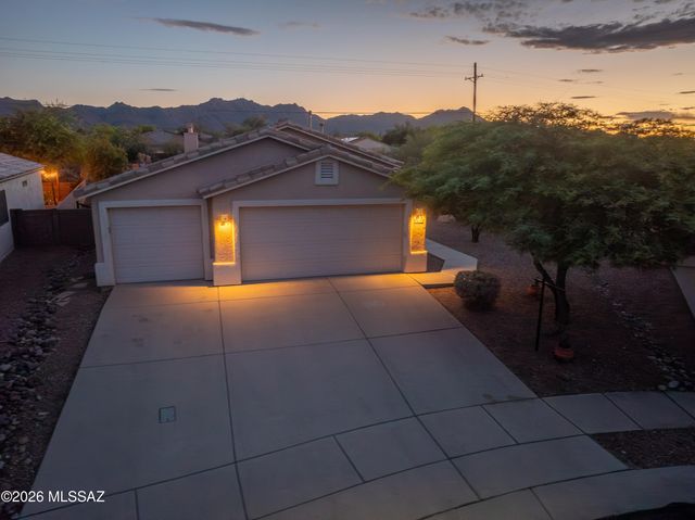 3835 N Nash Creek Court, Tucson, AZ 85745