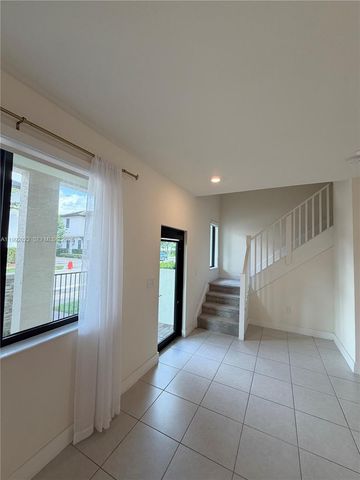 4470 NW 83rd Ave, Doral, FL 33166