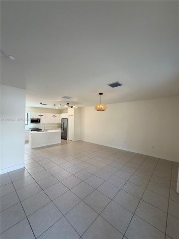 4470 NW 83rd Ave, Doral, FL 33166