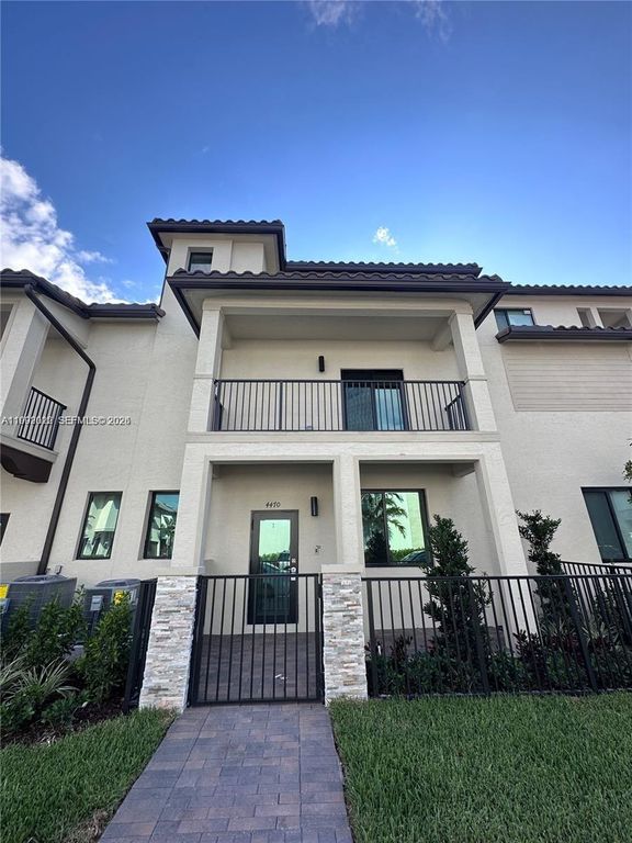 4470 NW 83rd Ave, Doral, FL 33166