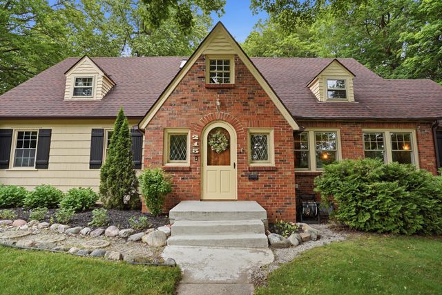 215 Hill Street, Northville, MI 48167