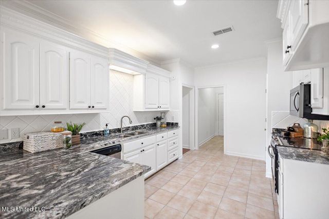 216 Woodland Brook Drive, Madison, MS 39110