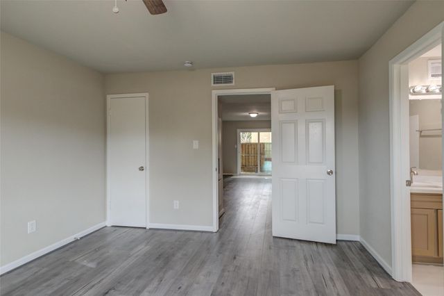 3300 Pebblebrook Drive 15, Seabrook, TX 77586