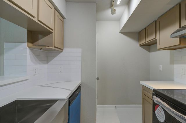 3300 Pebblebrook Drive 15, Seabrook, TX 77586