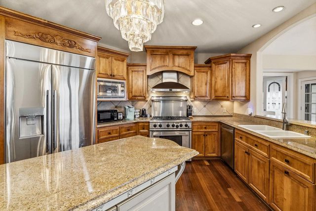 1183 Aspen COURT, Grafton, WI 53024