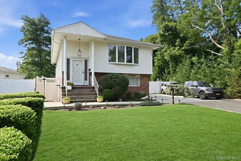 3790 Waverly Avenue, Seaford, NY 11783