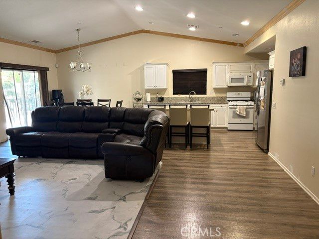 1271 Pinehurst, Calimesa, CA 92320