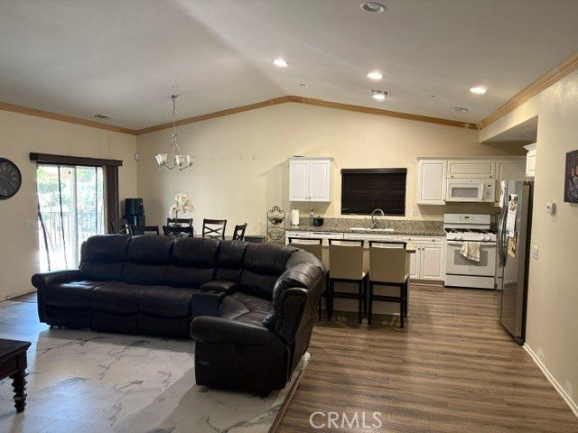 1271 Pinehurst, Calimesa, CA 92320