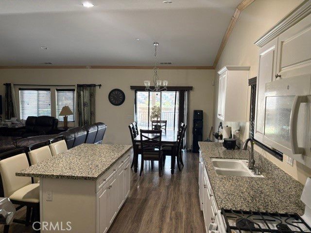 1271 Pinehurst, Calimesa, CA 92320