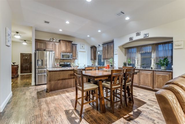 1000 Longhorn Drive, Aubrey, TX 76227