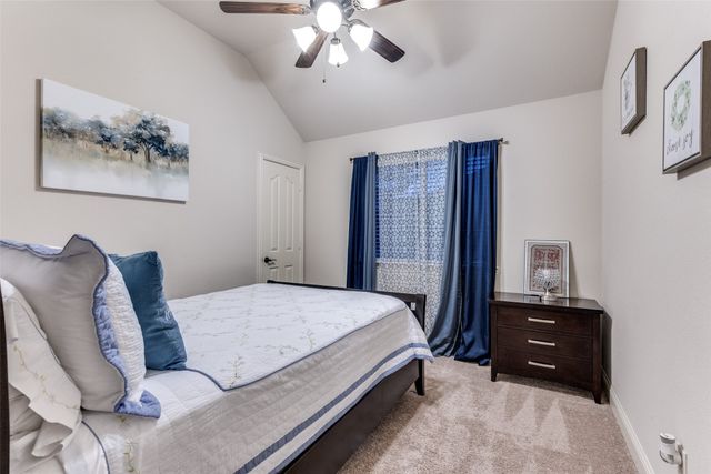 1000 Longhorn Drive, Aubrey, TX 76227